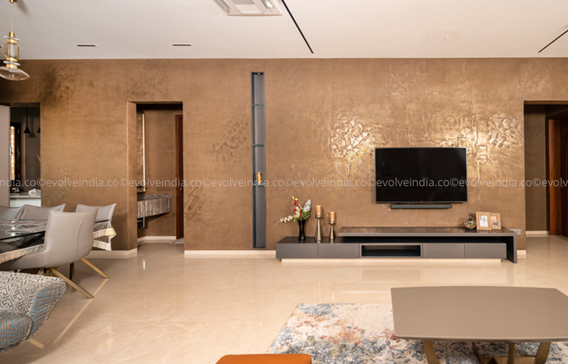 gold accent wall living room