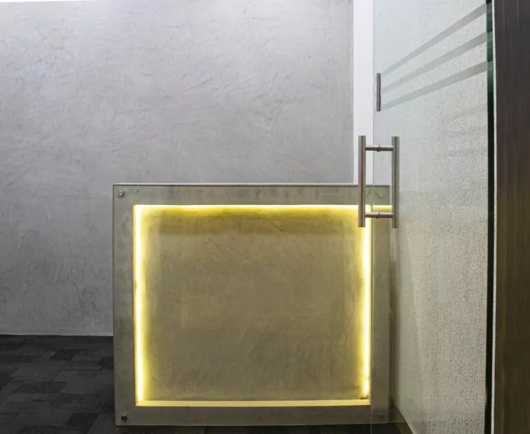 Reception table designed using Evolve India's textured concrete